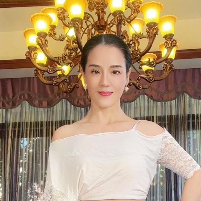 诗婷面部瑜伽
