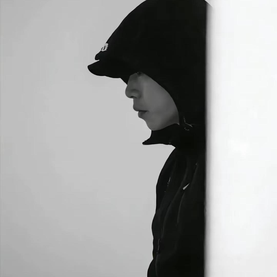 ¥
