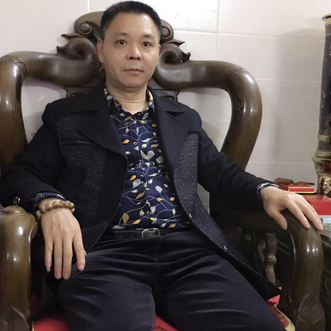 罗秋伟