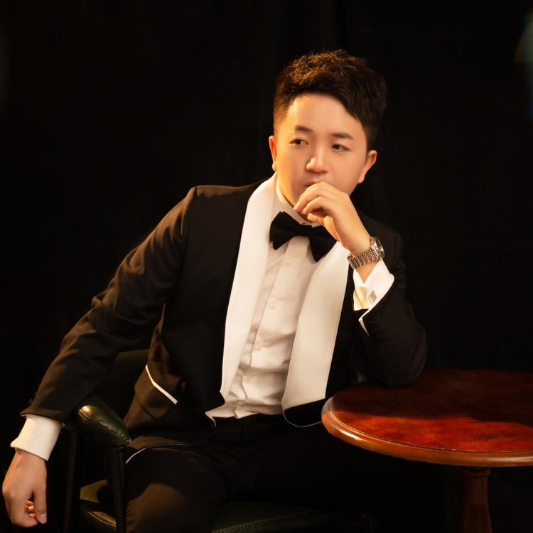 婚礼主持人 | 梁墨