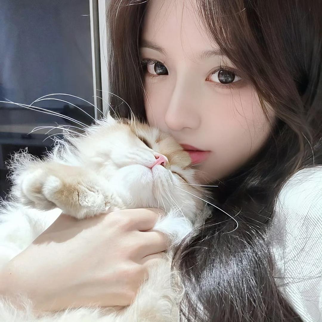 奶球超爱吃