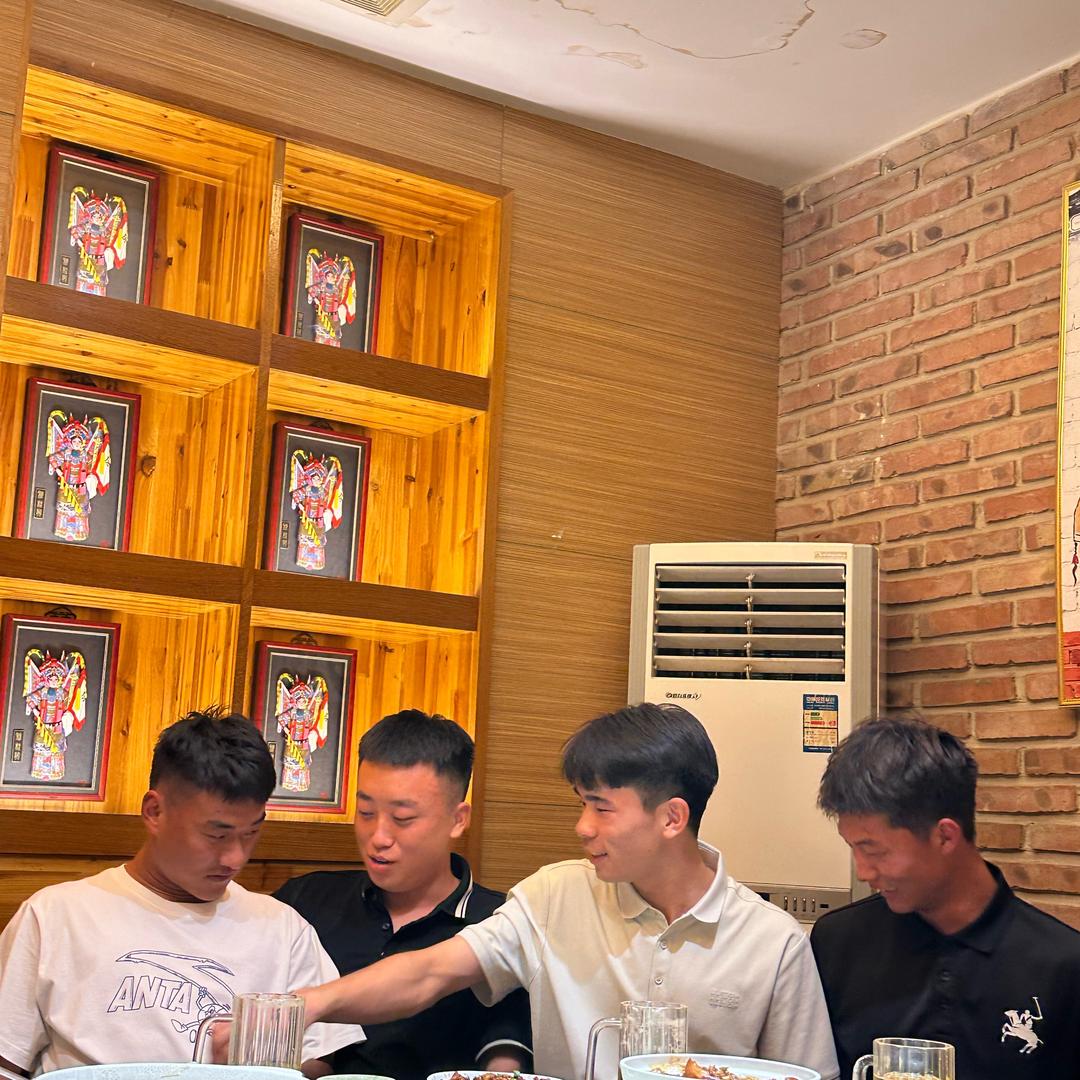 闯.！