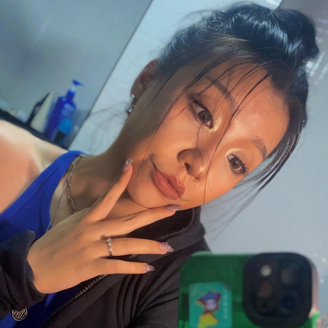黑皮娃娃