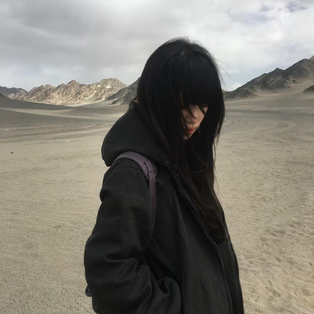 옌옌.