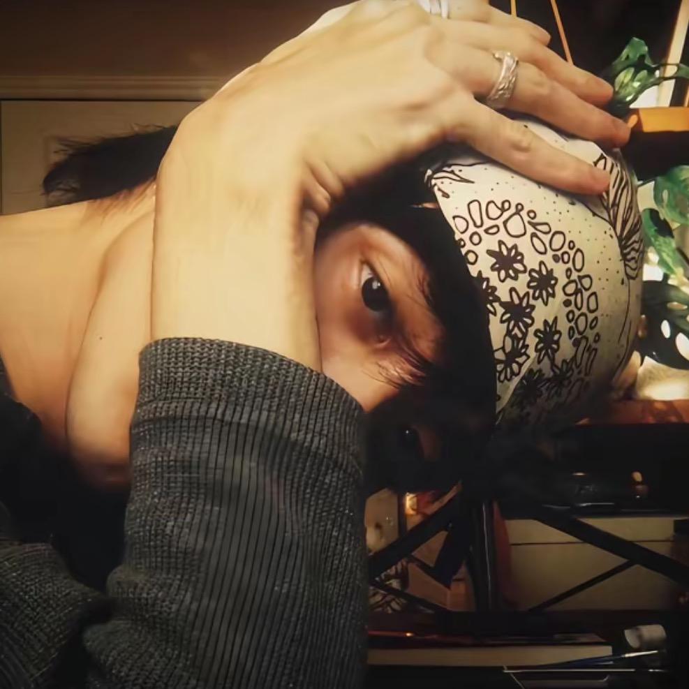 ٩(˃̶͈̀௰˂̶͈́)و