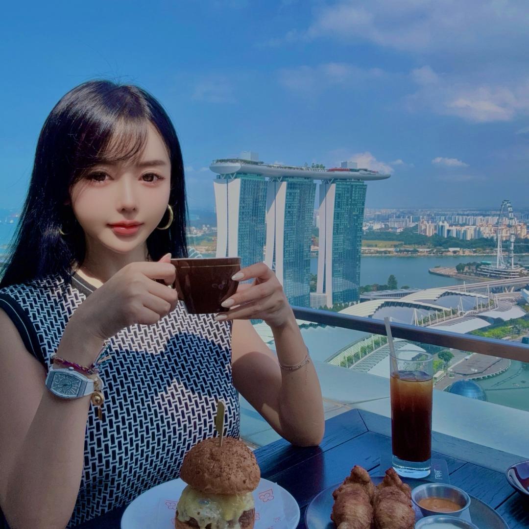 贝尔摩德🌊✨🧝🏻‍♀️✨🌊