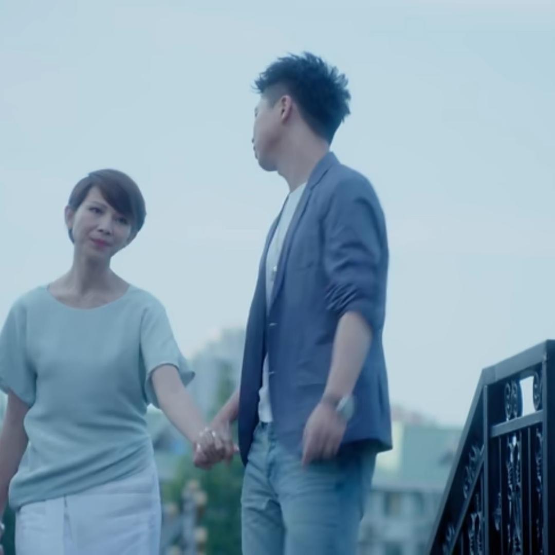 在太阳底下暴晒