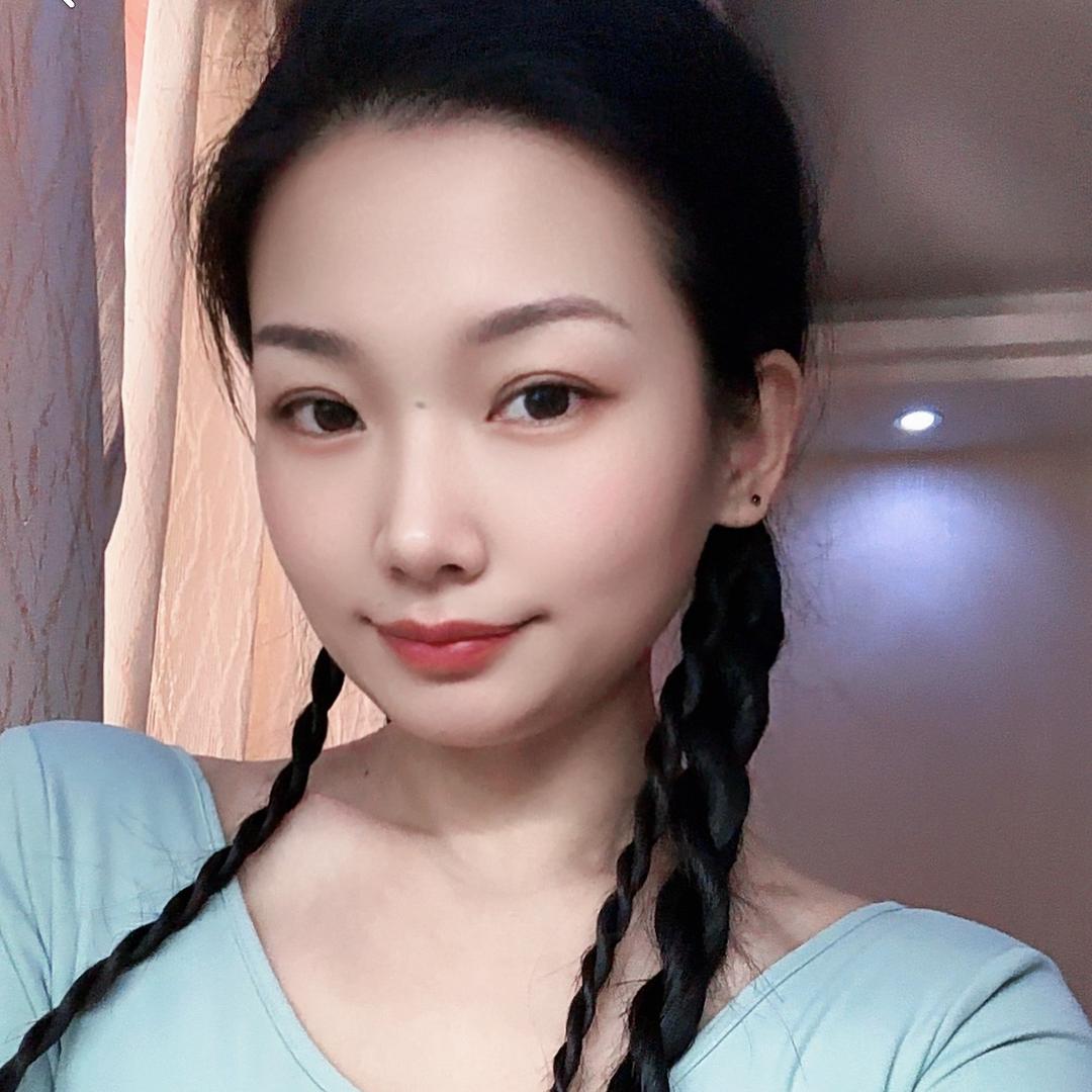 坐爬爬凳儿的小姑娘【已瘦28斤】