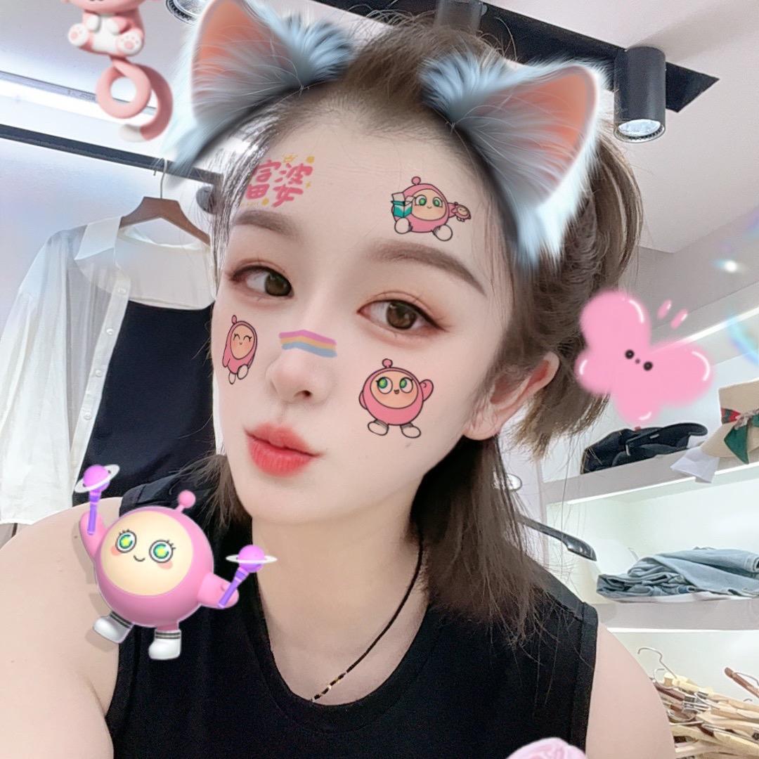 卖衣服的小可爱