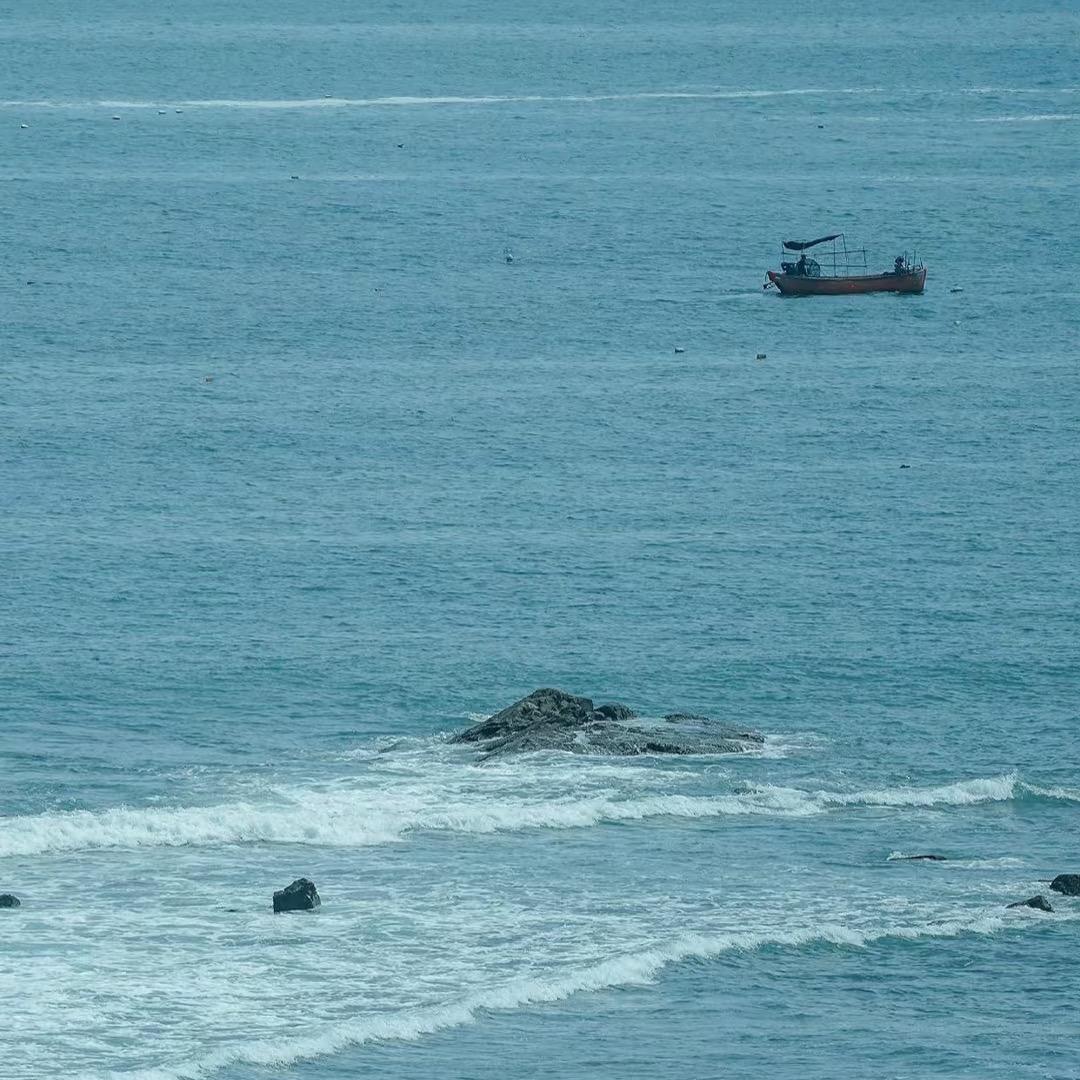 浠.