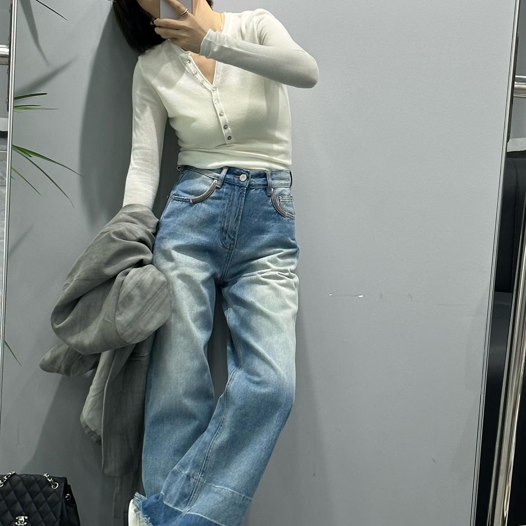 丹丹爱穿搭（每天上午11:20开播）