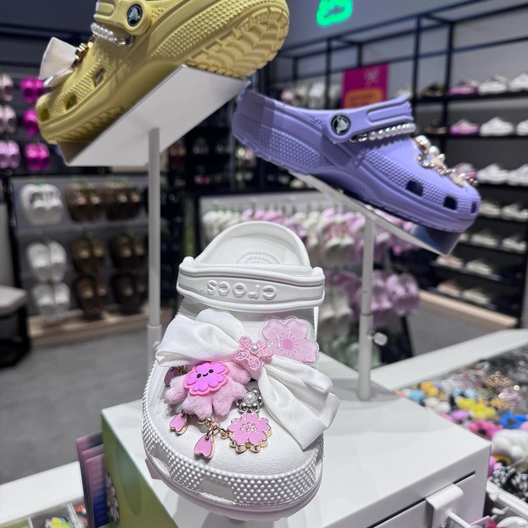 上海西岸Crocs