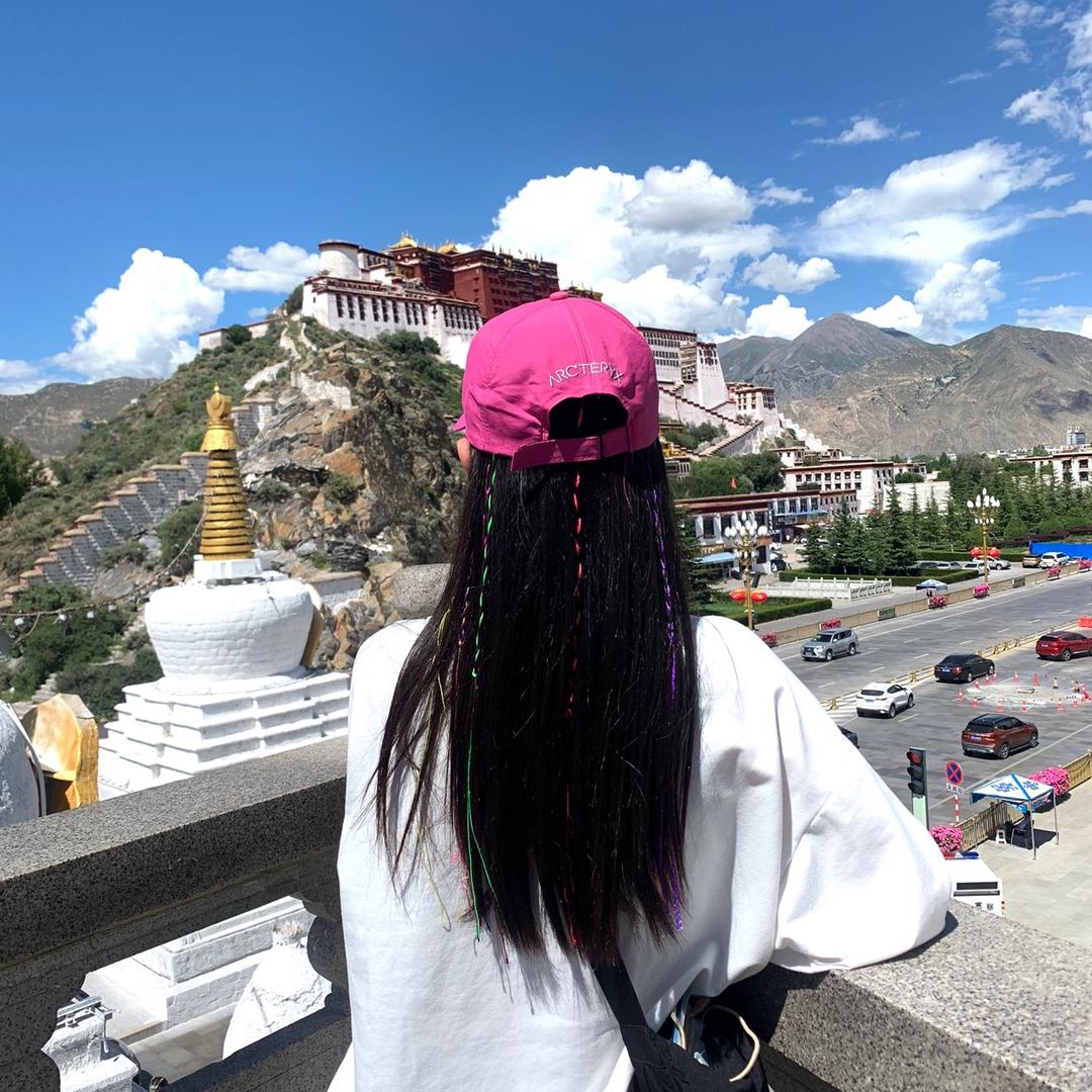 楚楚在路上