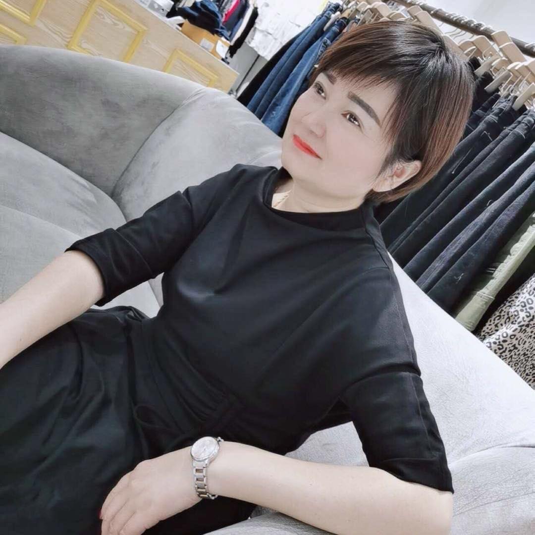 领舞衣城大姐