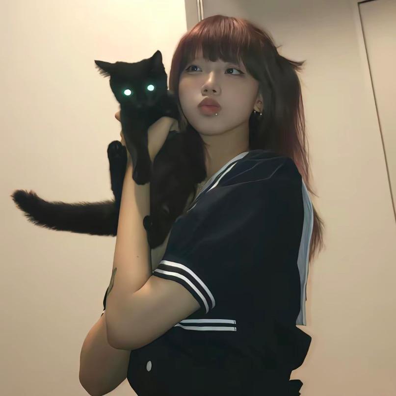 小婷酱ovo