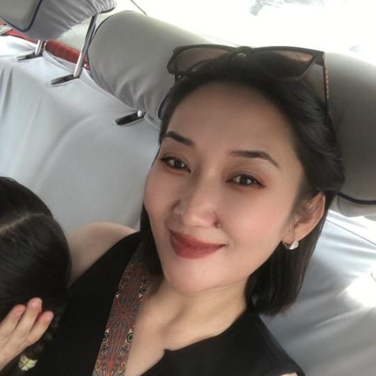 nur 摄影师