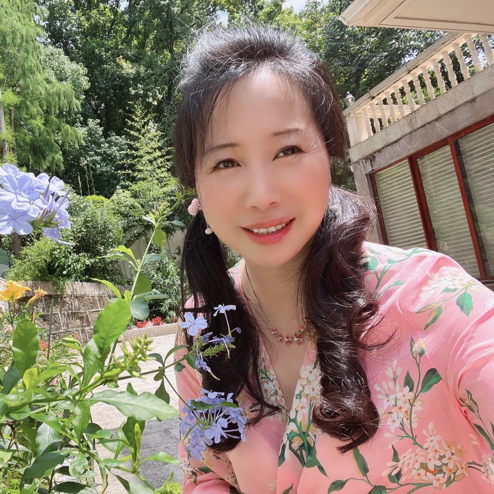 夏育慈