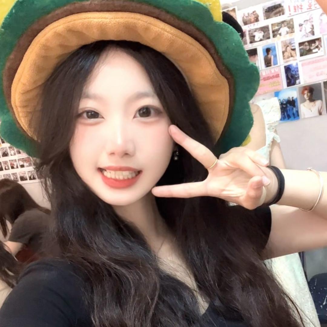 笨蛋小璨～