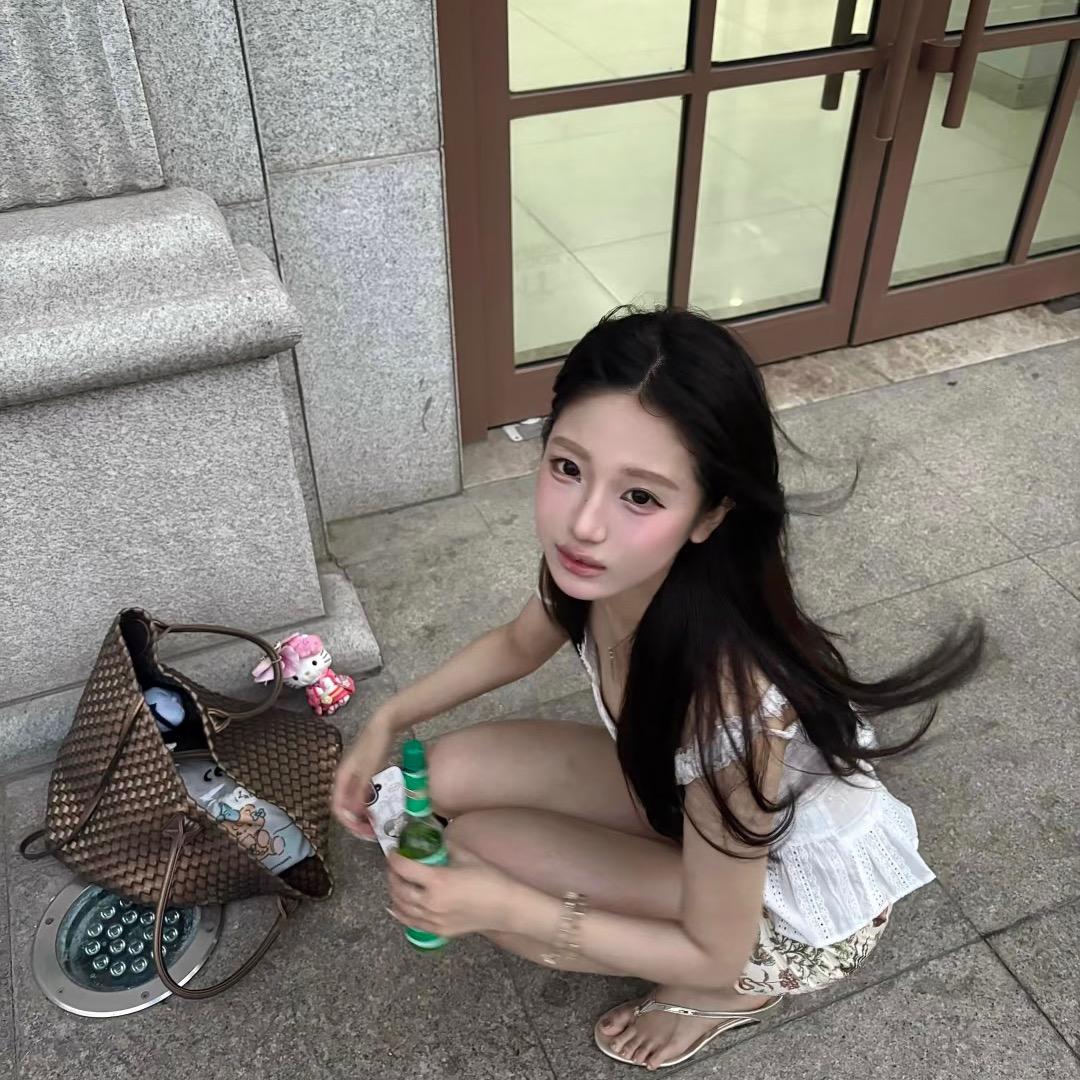 婉婉爱吃薯片🌙✨