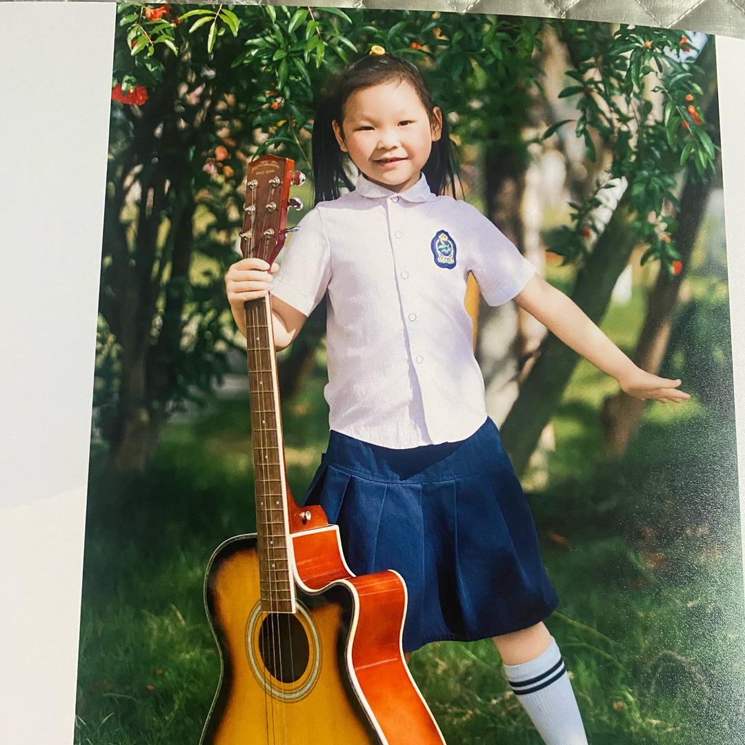 微笑感染嘴角的苦涩