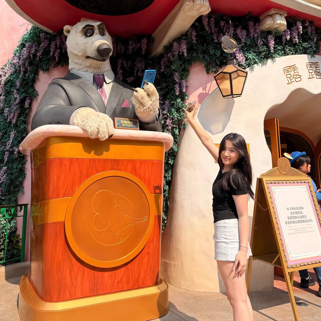 巴黎在逃一枝花