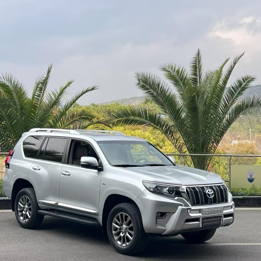 云南昆明霸道硬派越野