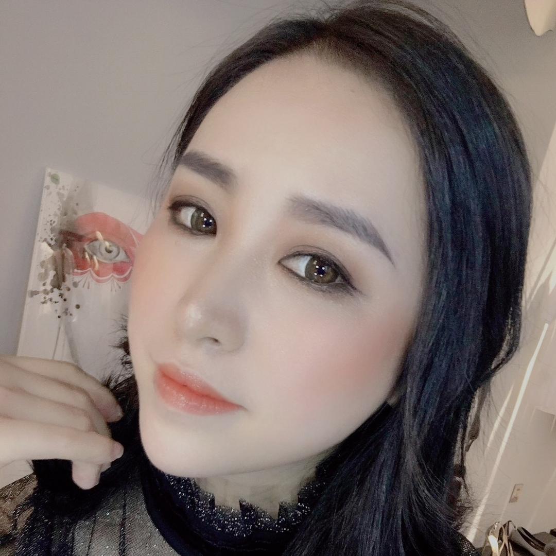 我是日抛脸化妆师诗～