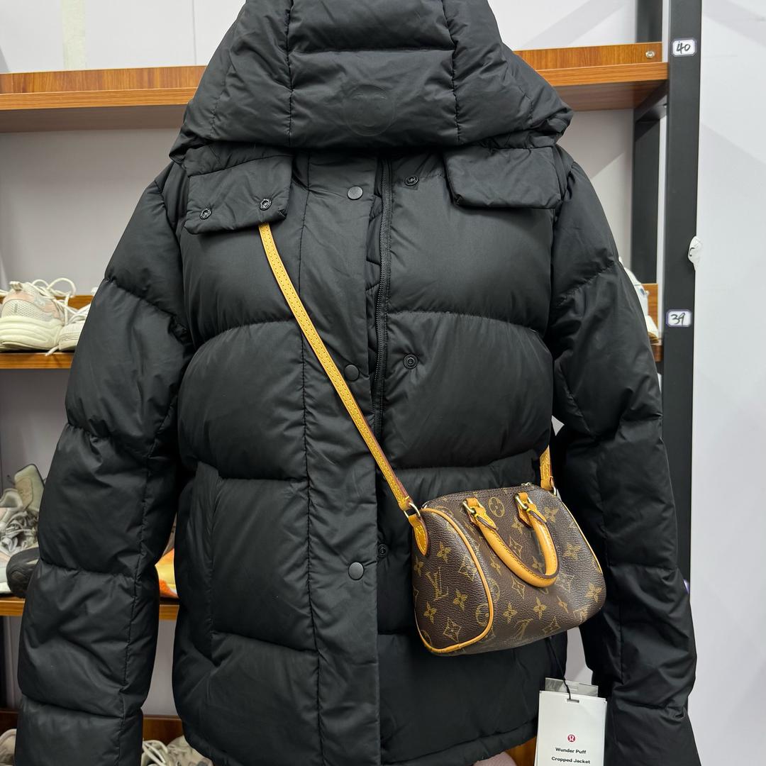 衣澜羽绒折扣仓