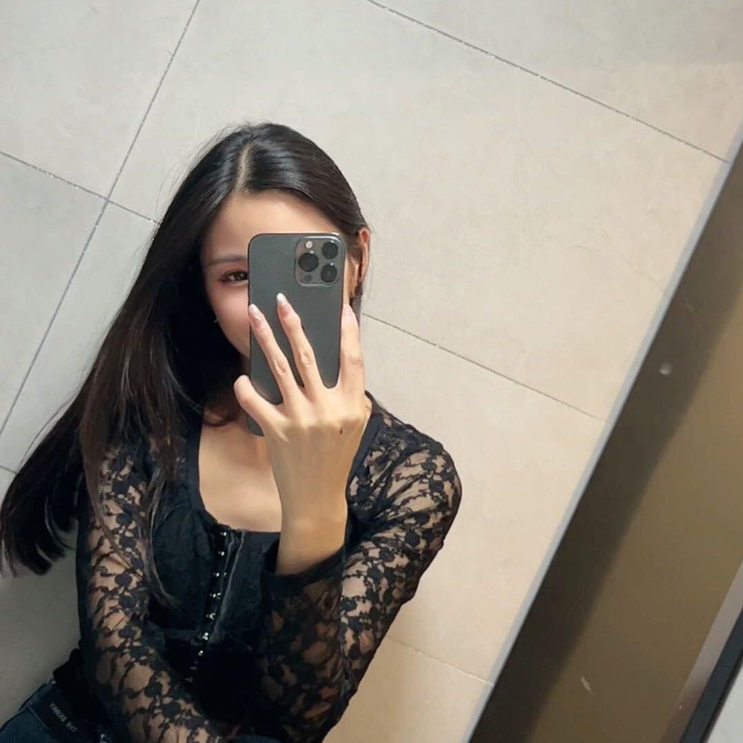 陳小姐、e问我eē