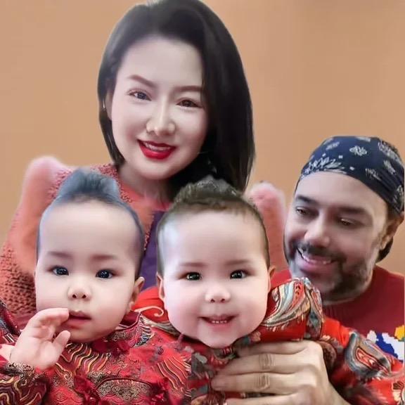 中美混血双胞胎姐妹花