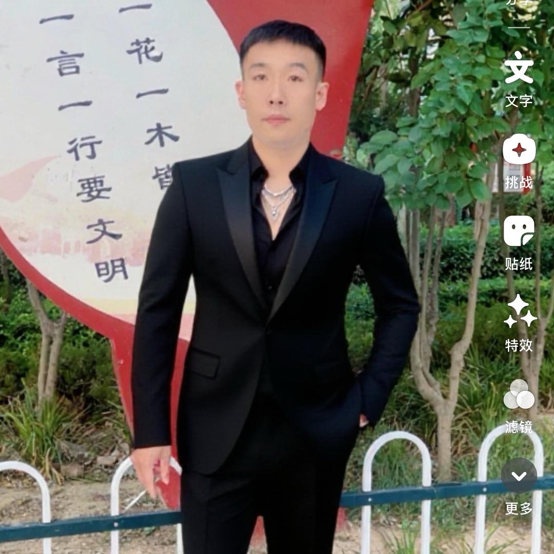 阿琦，热爱篮球的男人