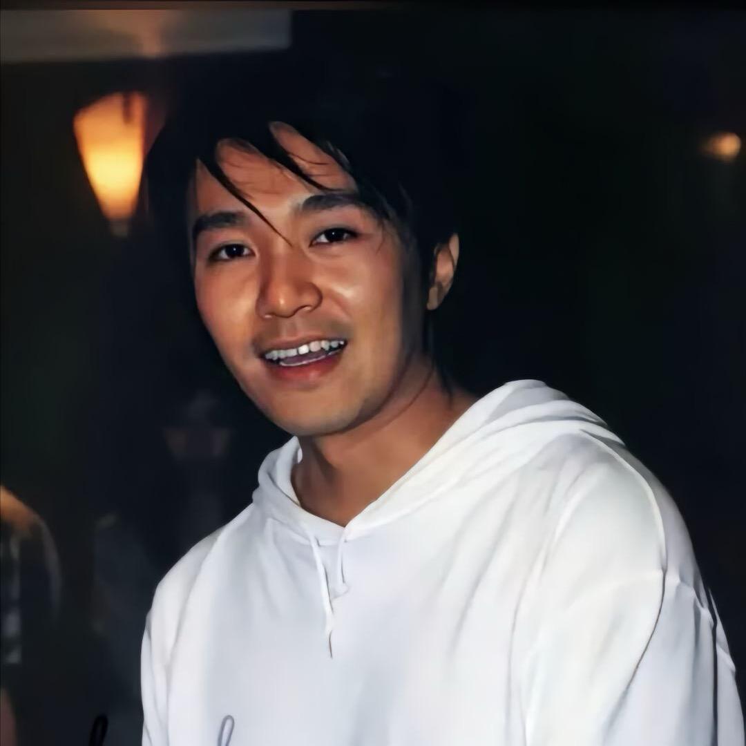 初娅