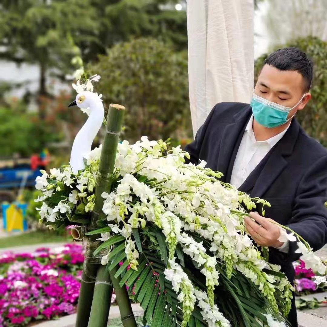 致诚一拜曾志花艺