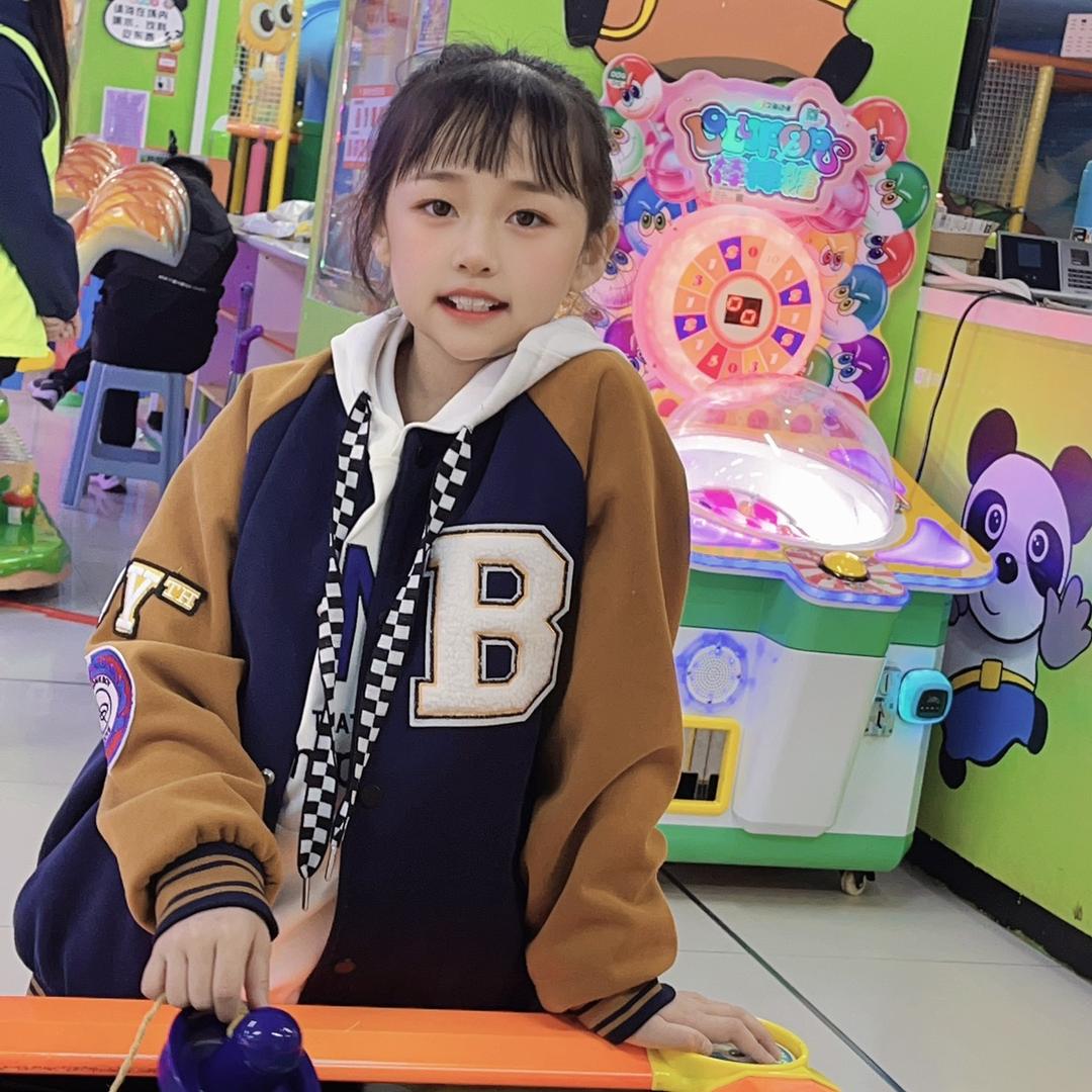 彤彤陪诺言看流星ฅ