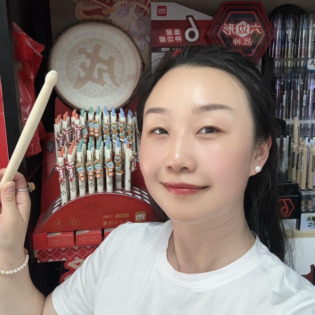 Deli 得力  张美美