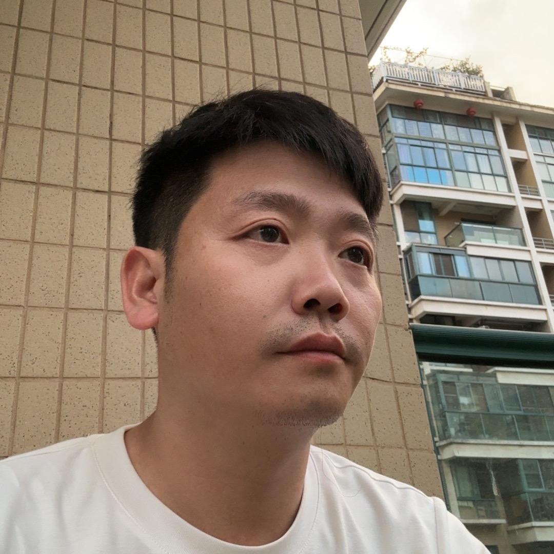 春哥（帮我点点关注）