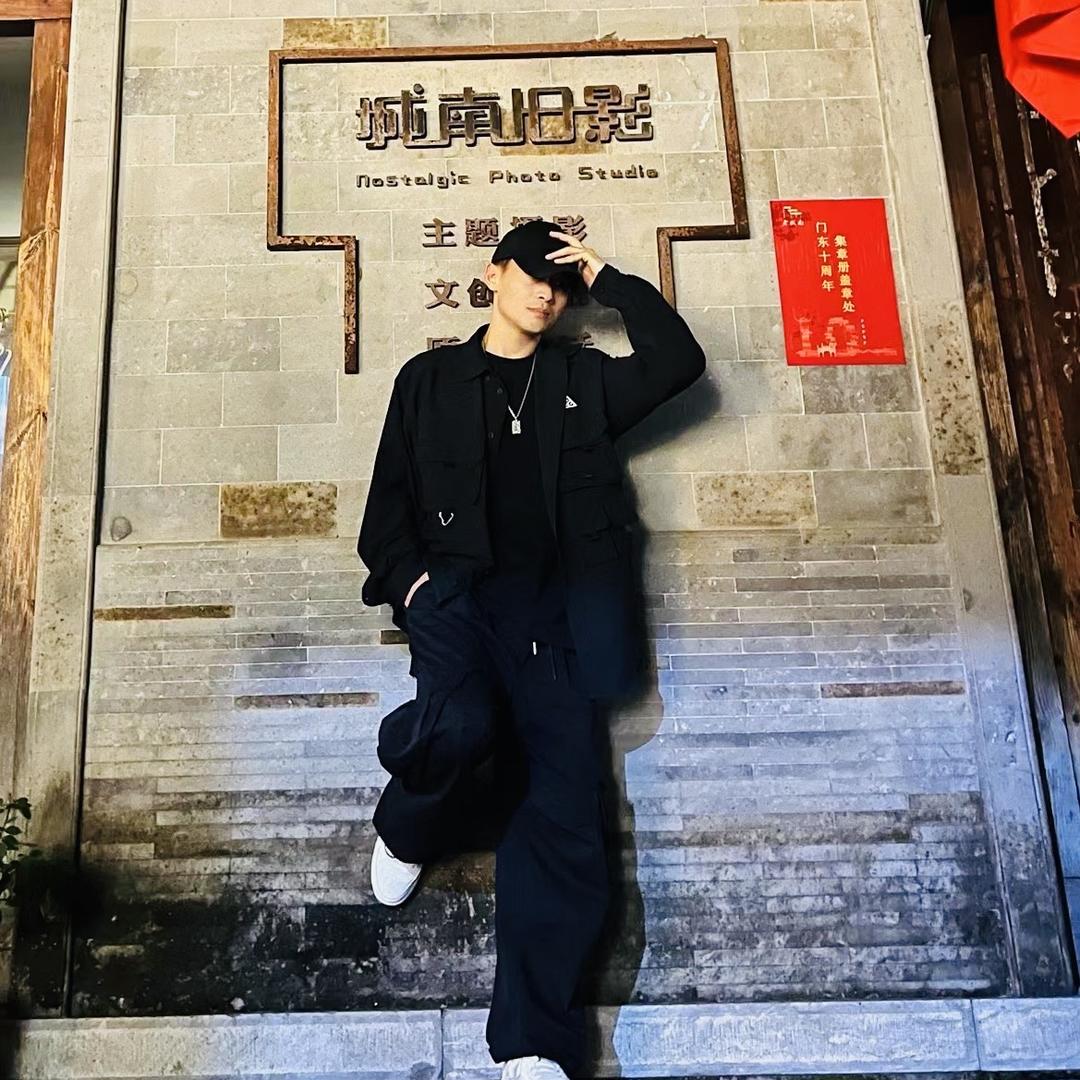 曳舞小波（潮酷服装搭配）