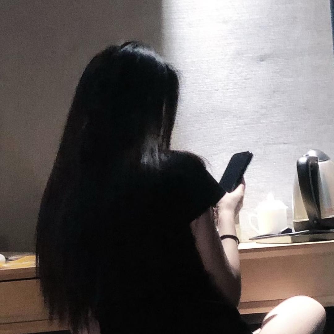 李李.
