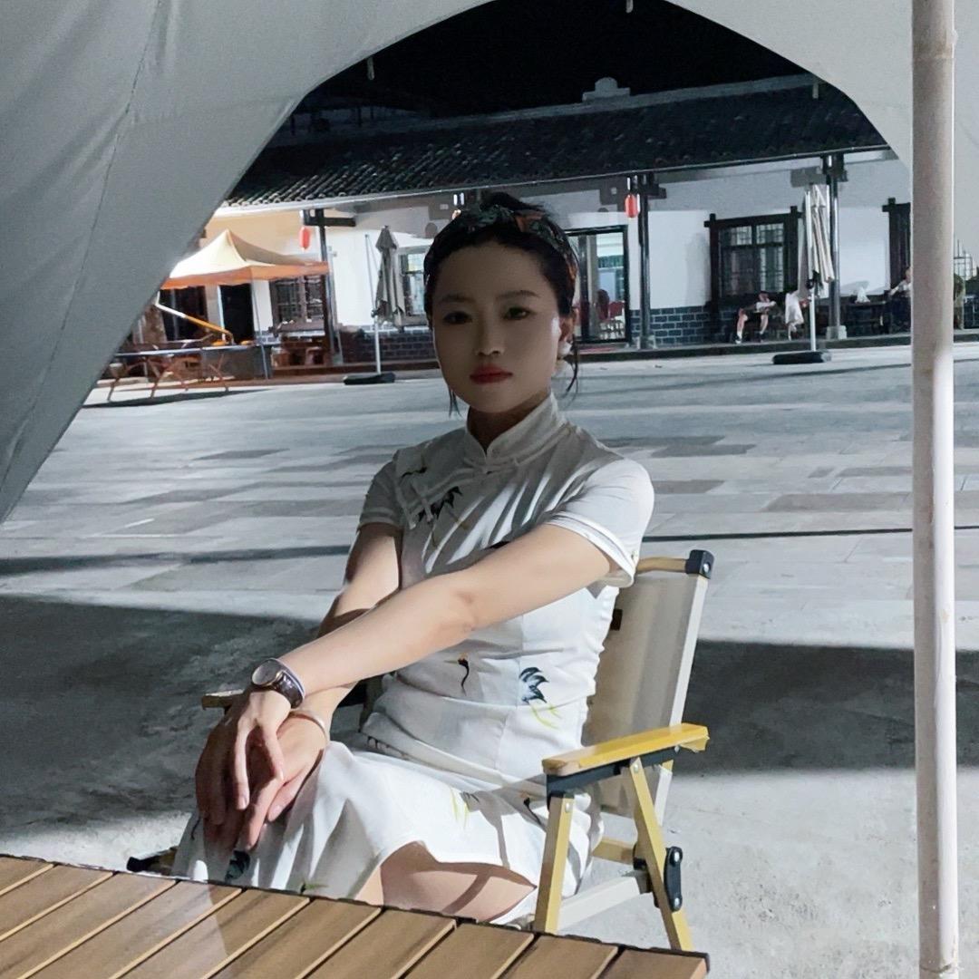 小鹿乱撞°