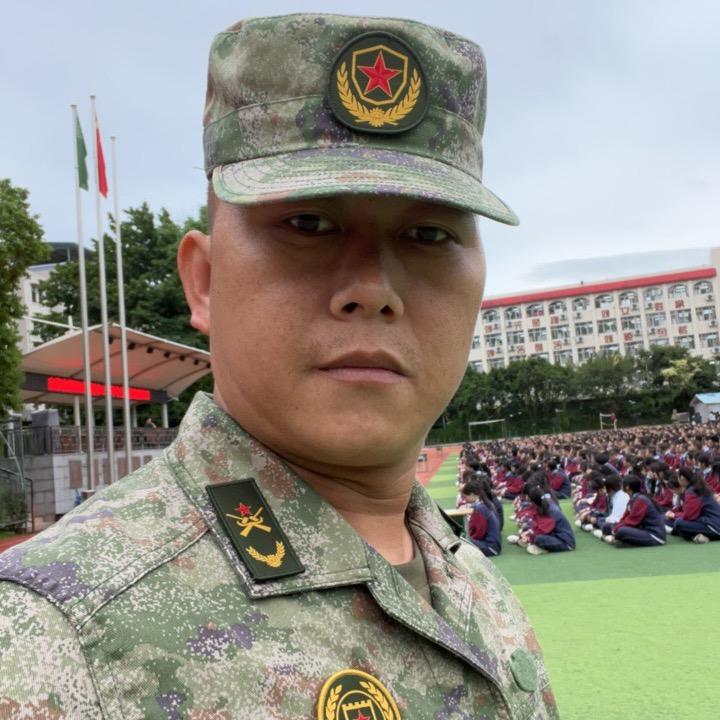 军人也潇洒
