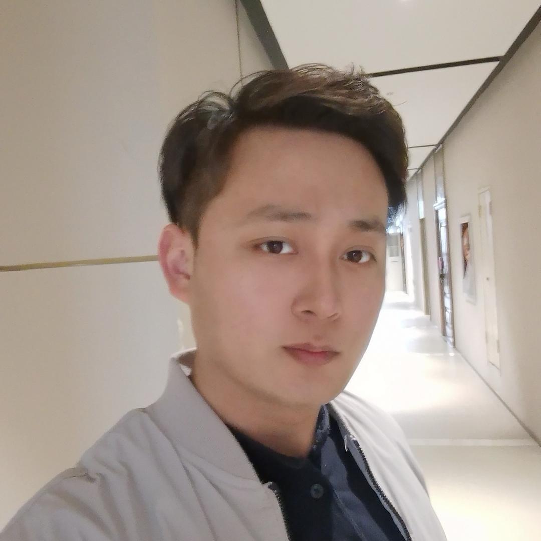 抱剑观花