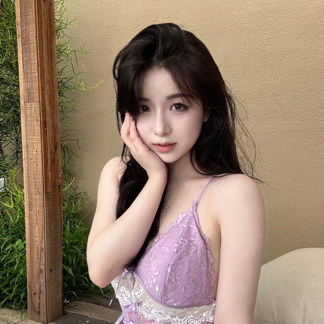 小 e