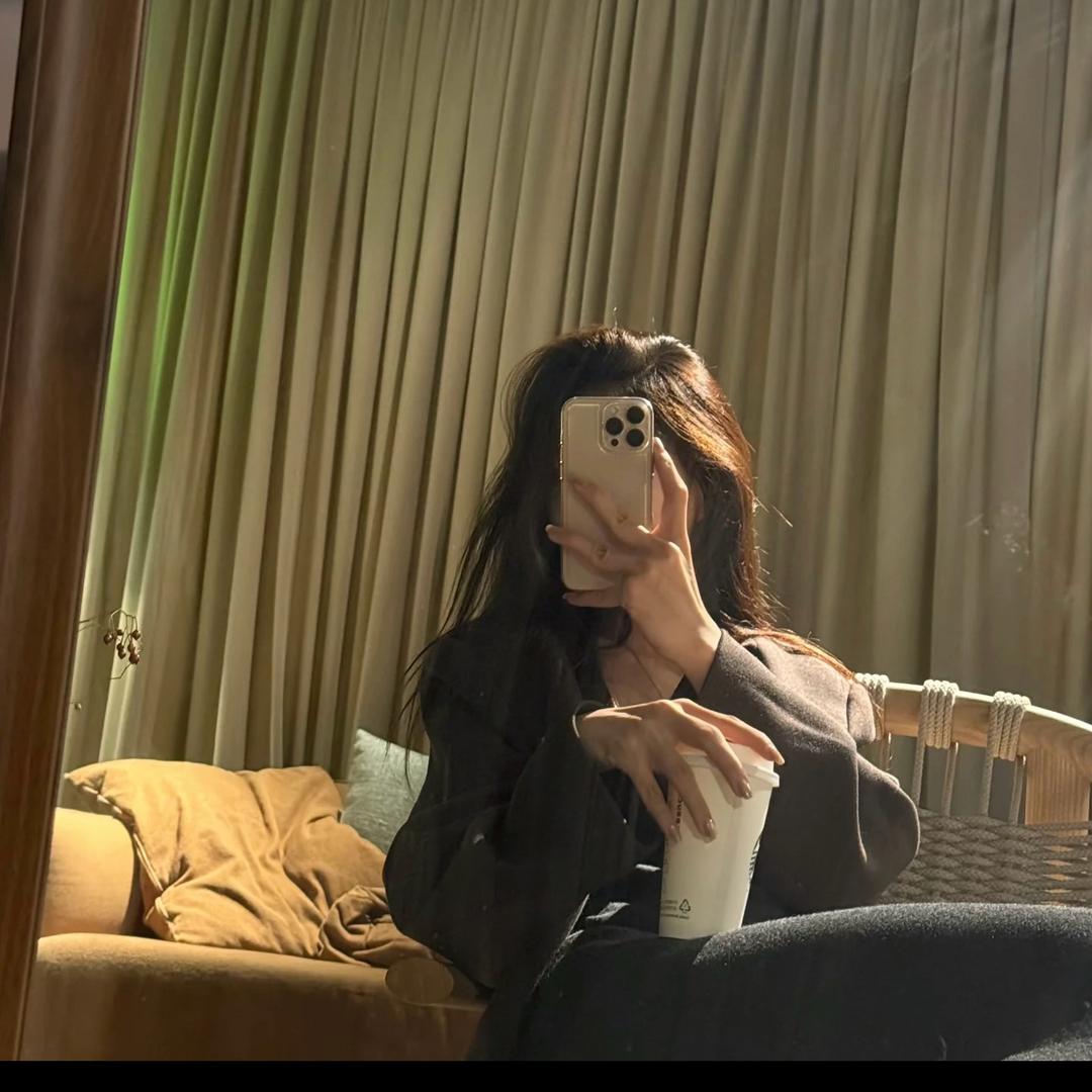 妃妃橙子做美甲