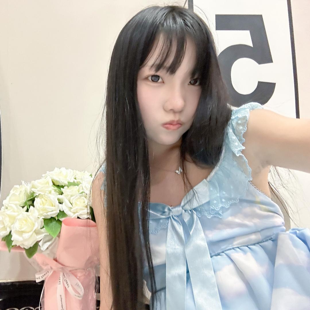 菲菲吃喝玩乐