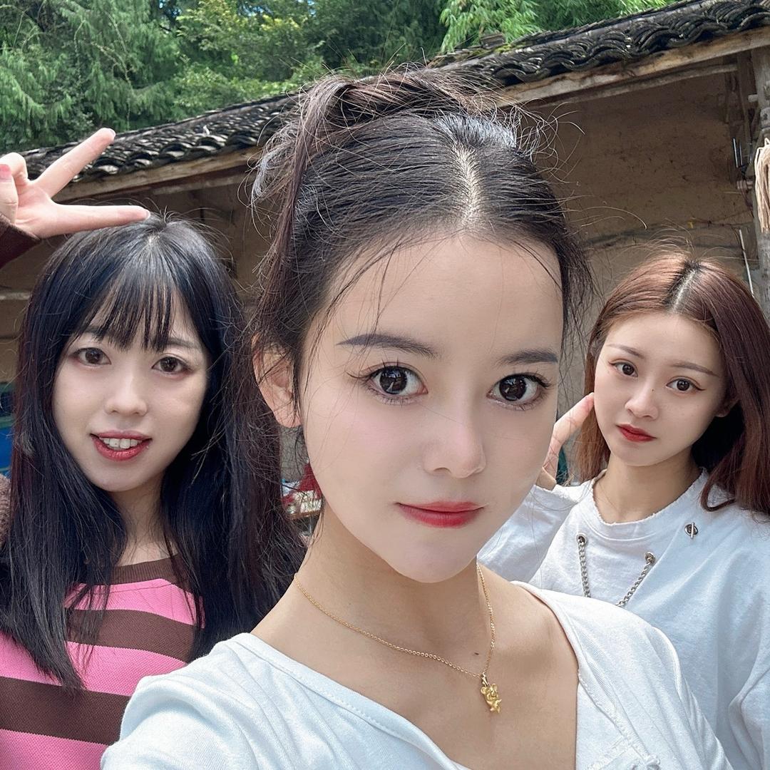 红梅子传媒