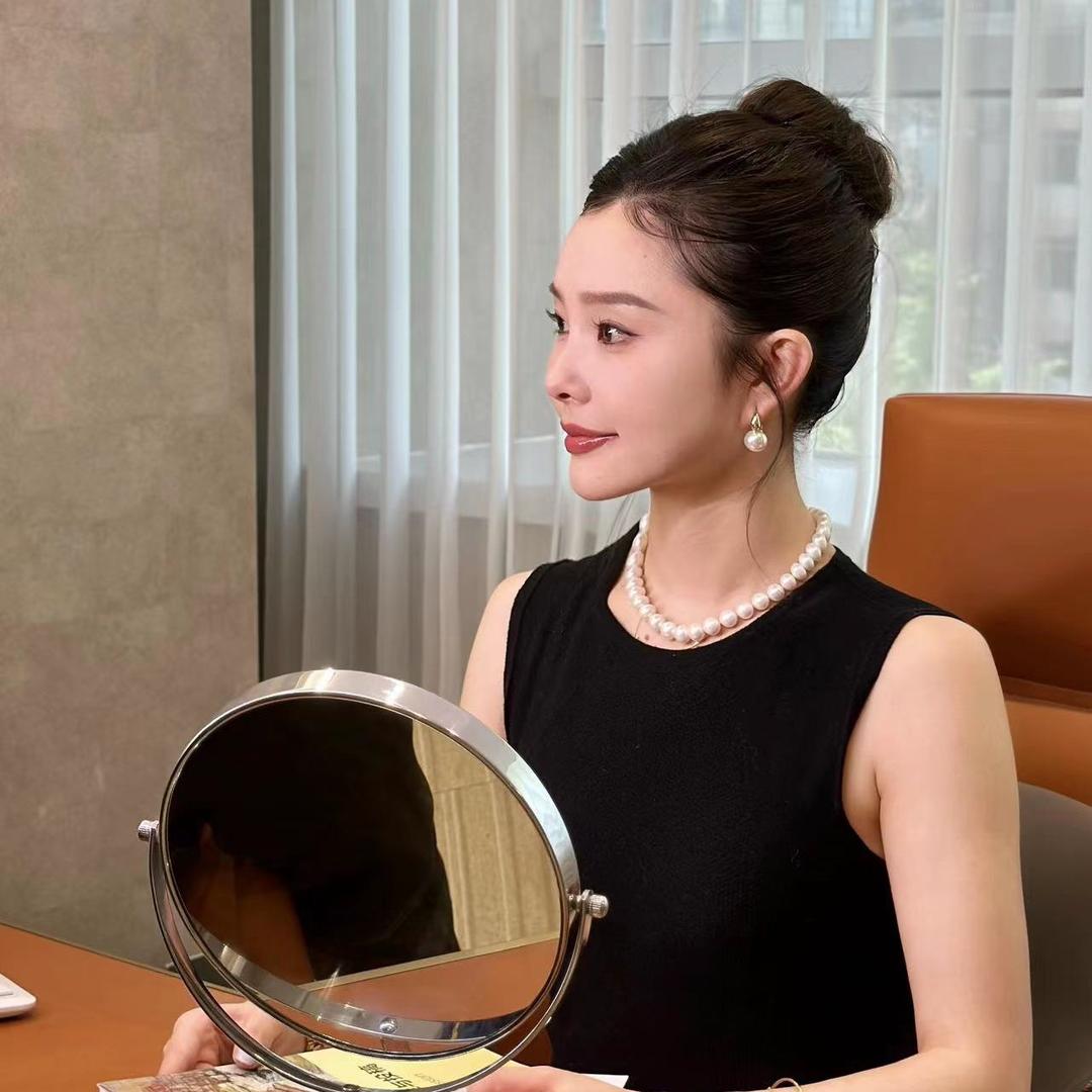 轻奢女王向向传媒