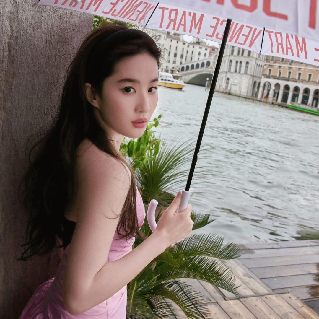 被健康好运环绕的金钱女王