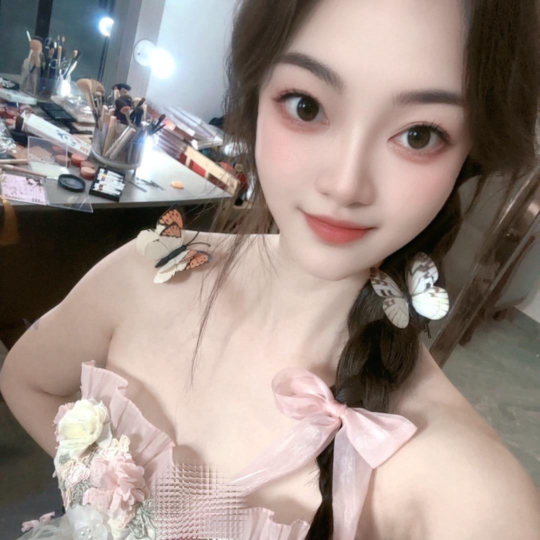 🌻胡二二🤞1️⃣6️⃣