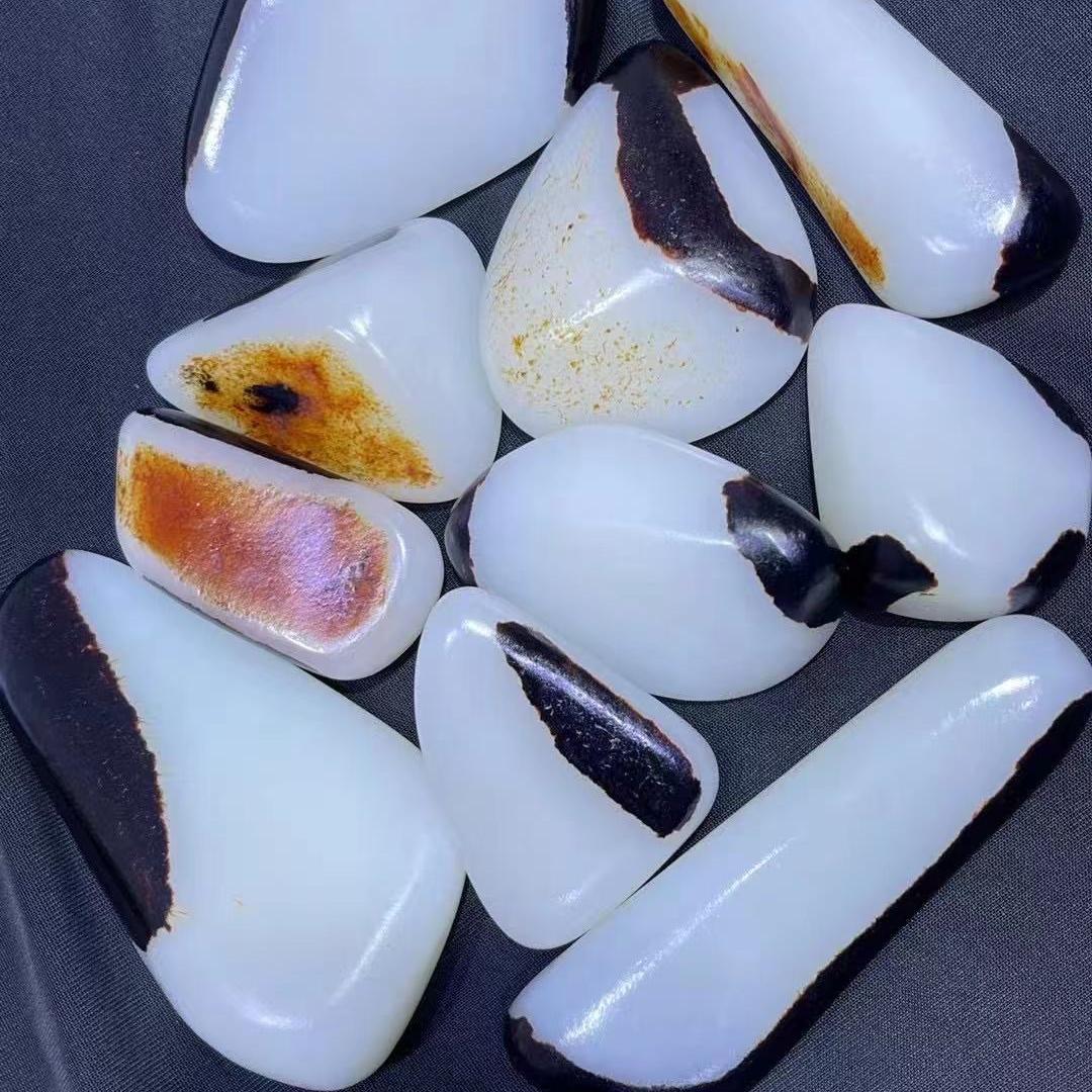 福宝和田玉