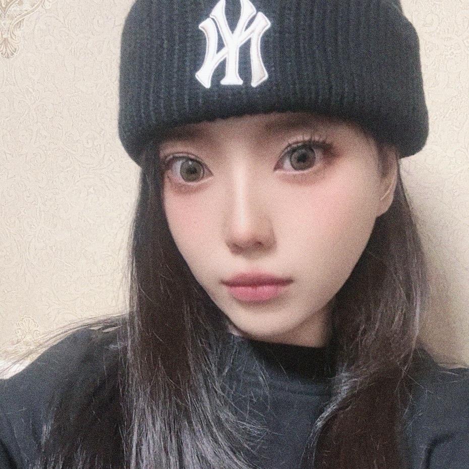 暗里着迷。